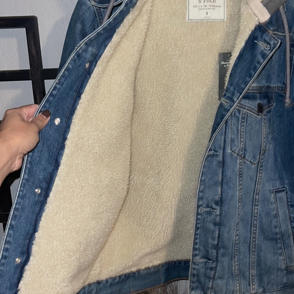 A&F denim Jacket - Picture 5 of 5